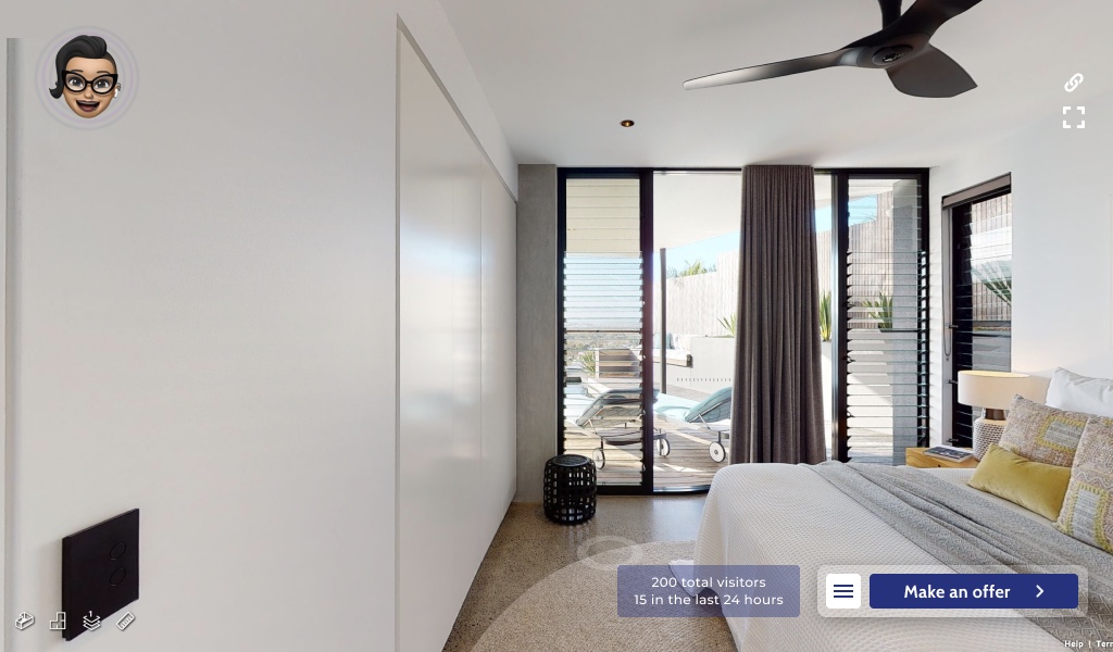 Little Hinges tour interface — default state